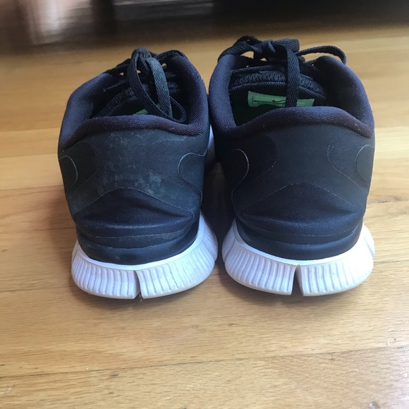 Nike running shoes- womens - Picture 3 of 7